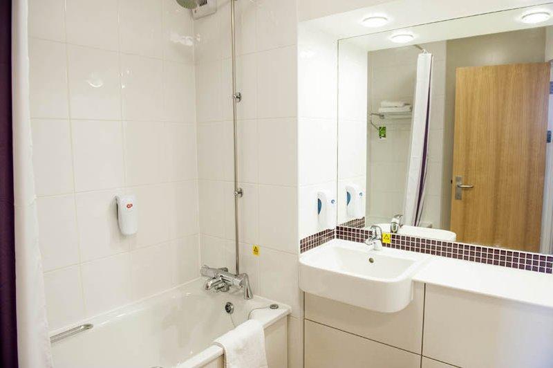 Premier Inn Cobham Cobham  Eksteriør billede