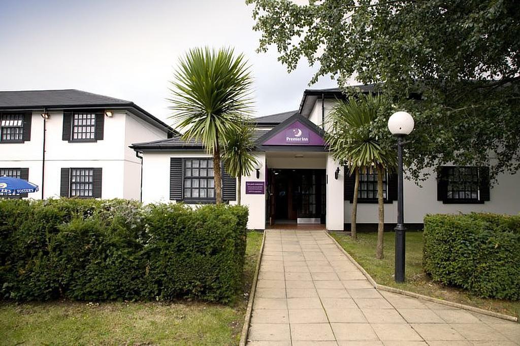 Premier Inn Cobham Cobham  Eksteriør billede