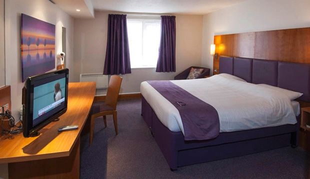 Premier Inn Cobham Cobham  Eksteriør billede